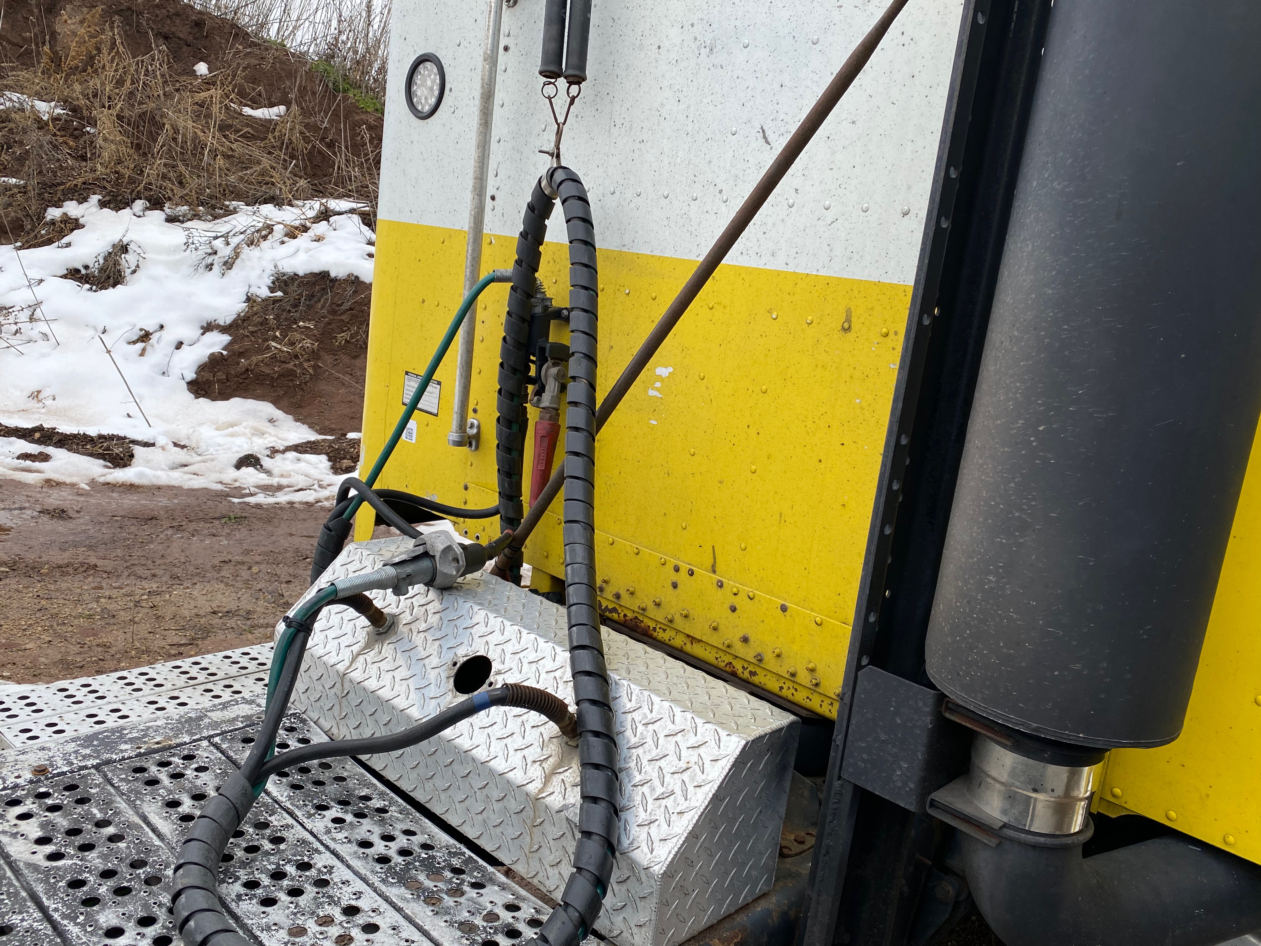 1996 FREIGHTLINER FLD120 - Image 8